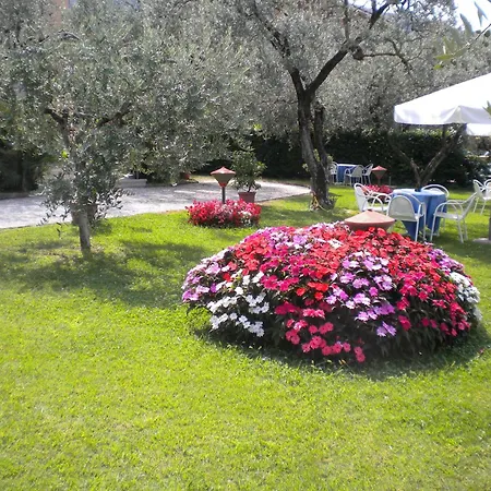 Hotel Garden-2